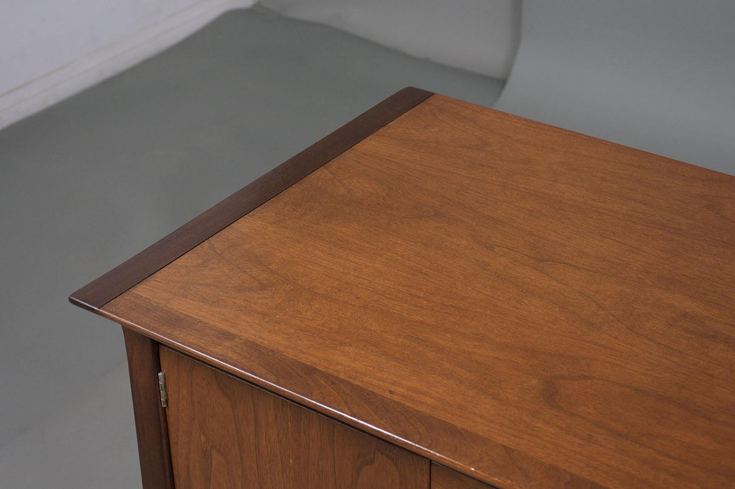1960s Mid-Century Modern Walnut Dresser: Vintage Elegance Meets Functionality