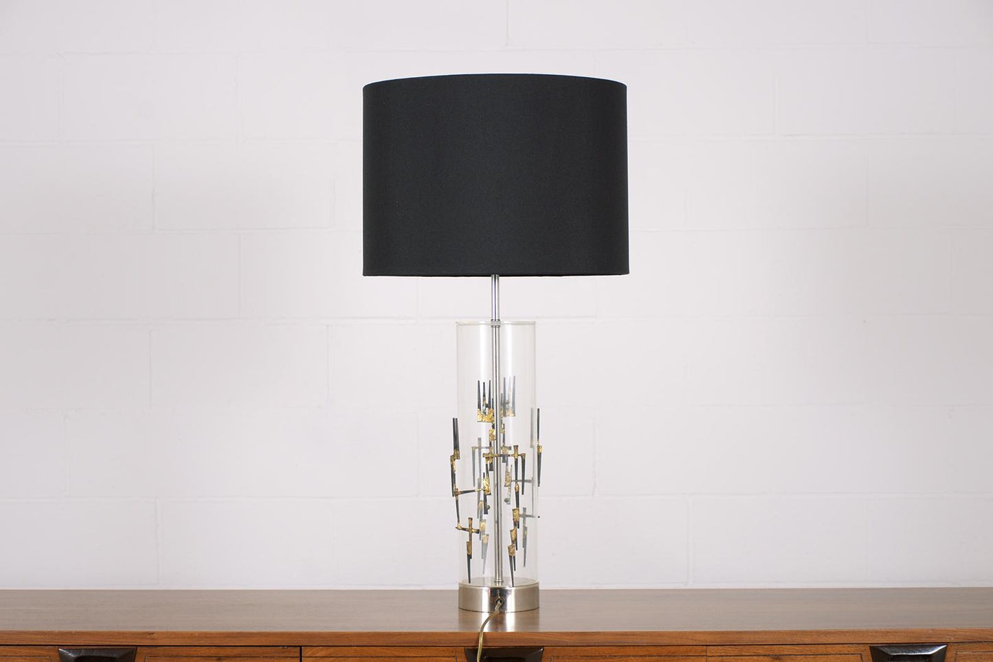 Vintage Mid-Century Modern Lucite Table Lamp