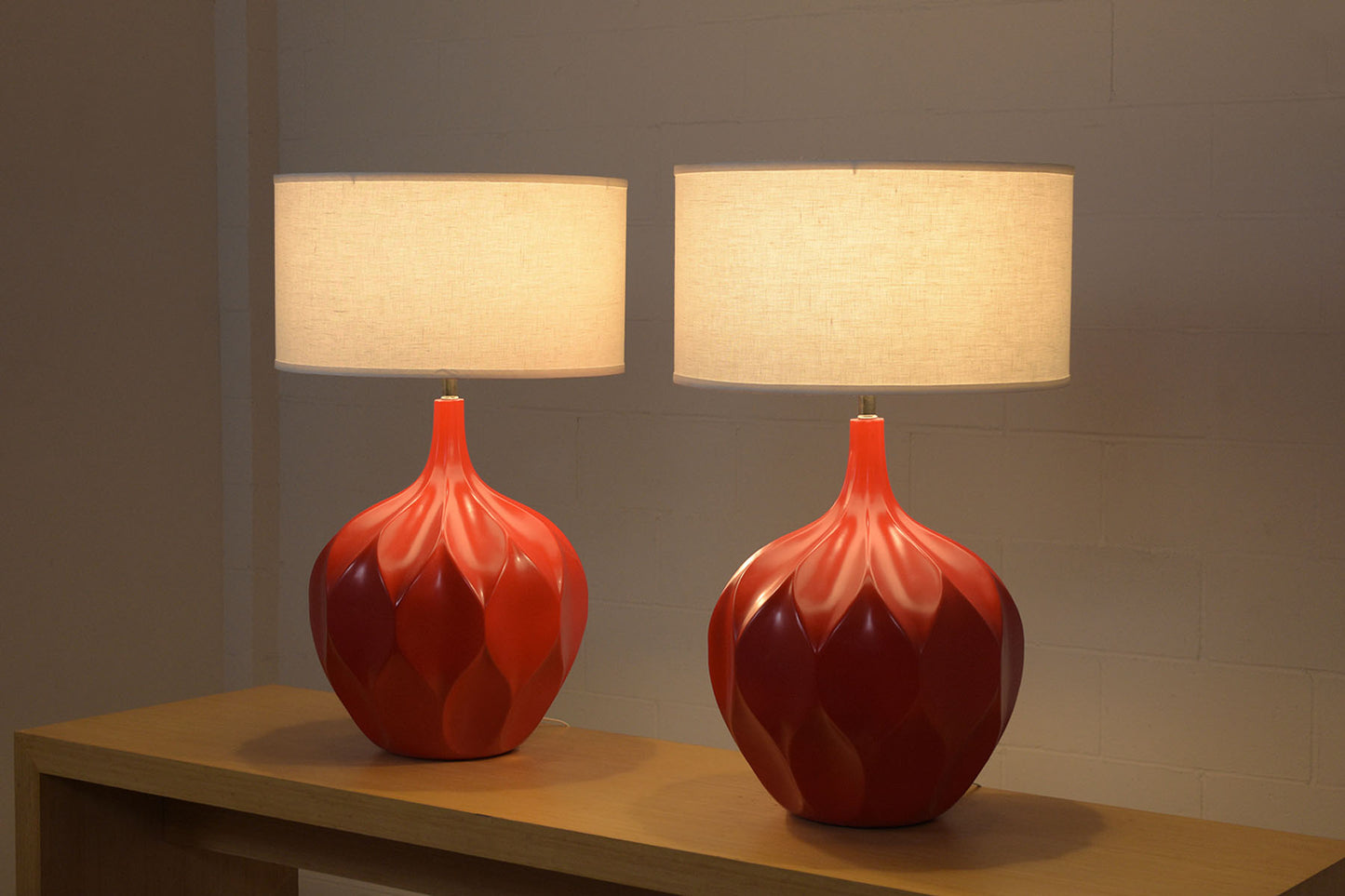 Pair of 1960s Sleek Sphere-Shaped Red Ceramic Mid-Century Modern Table Lamps