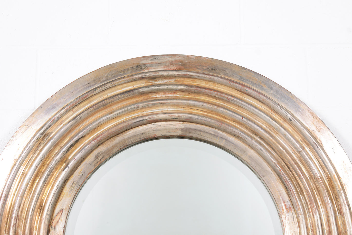 Italian Circular Giltwood Wall Mirror with Carved Frame, 24-Inch Diameter