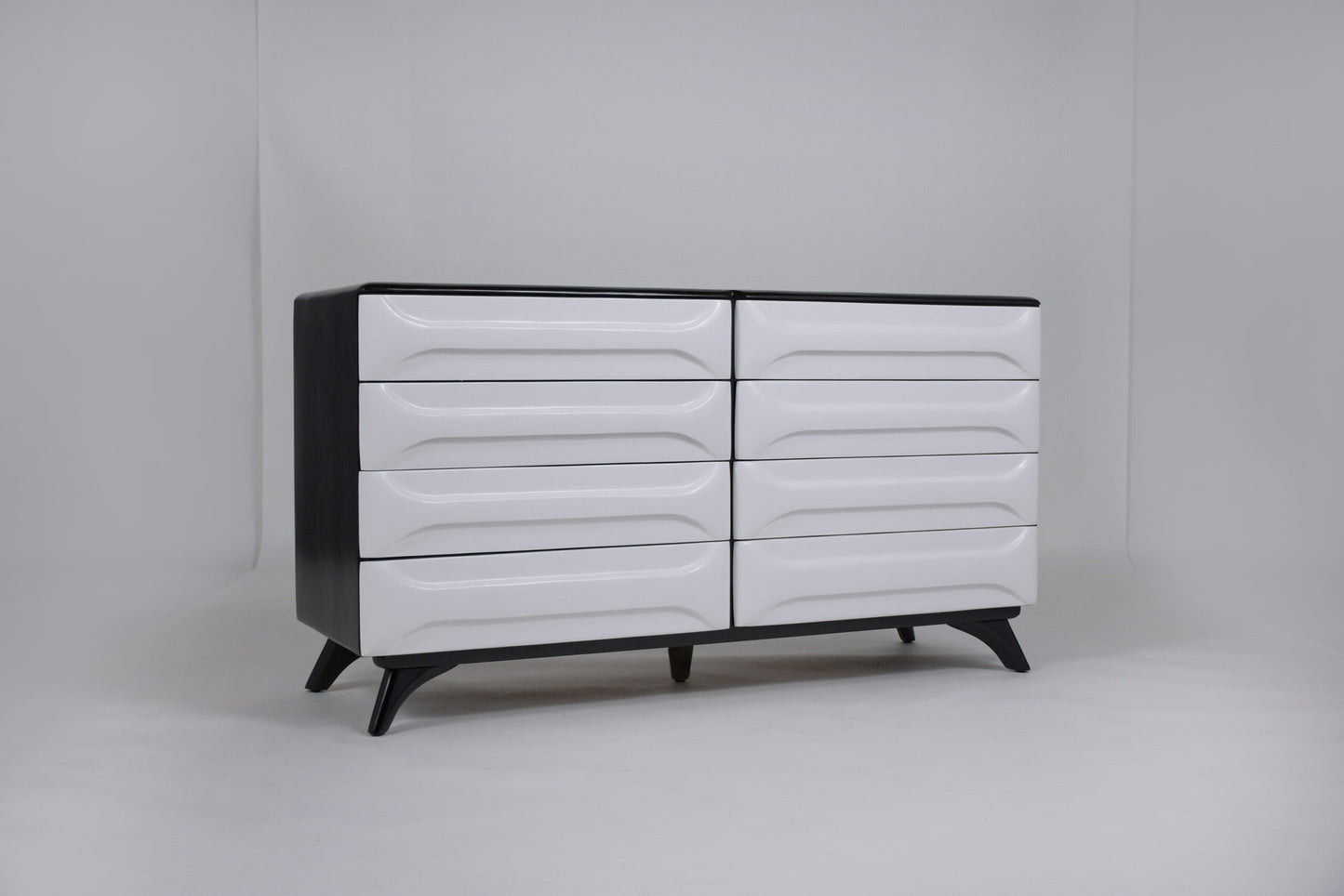 Mid-Century Sculpture Chest of Drawers