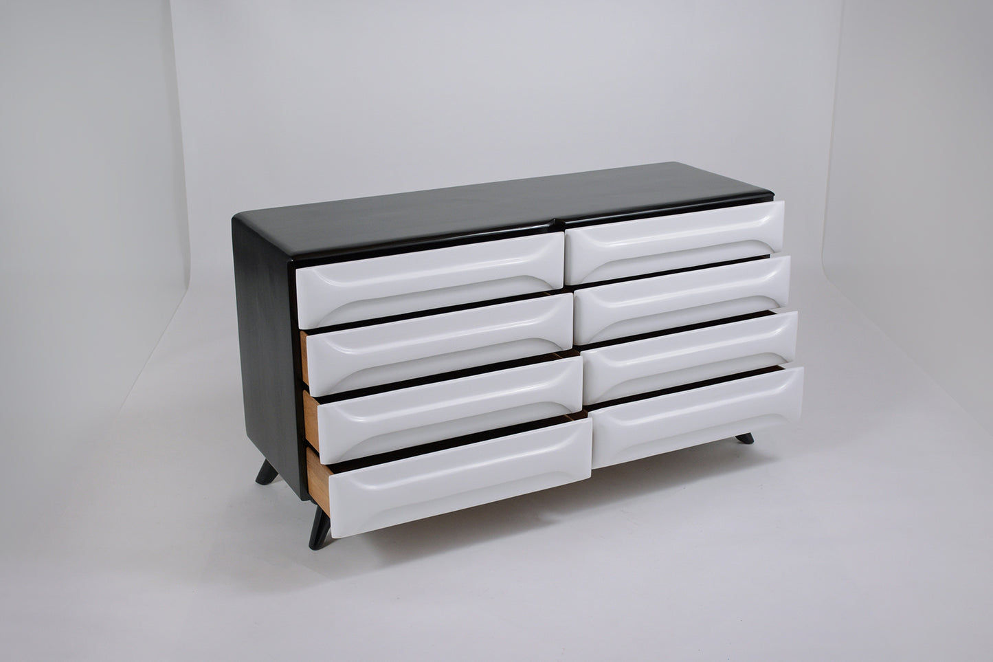Mid-Century Sculpture Chest of Drawers