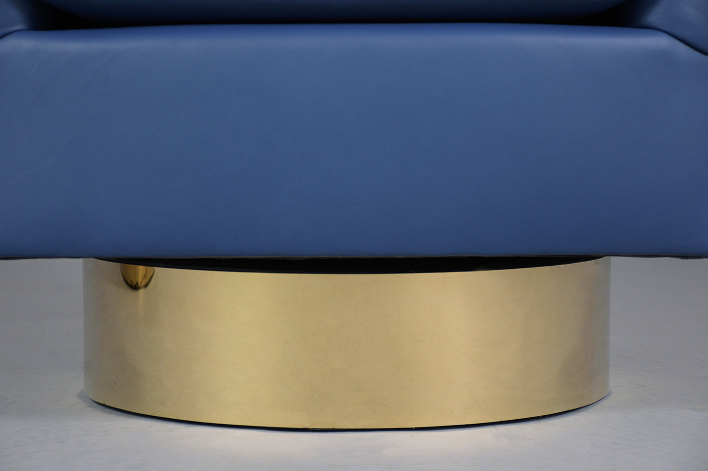 Milo Baughman-Inspired Vintage Brass Swivel Chairs: Mid-Century Elegance