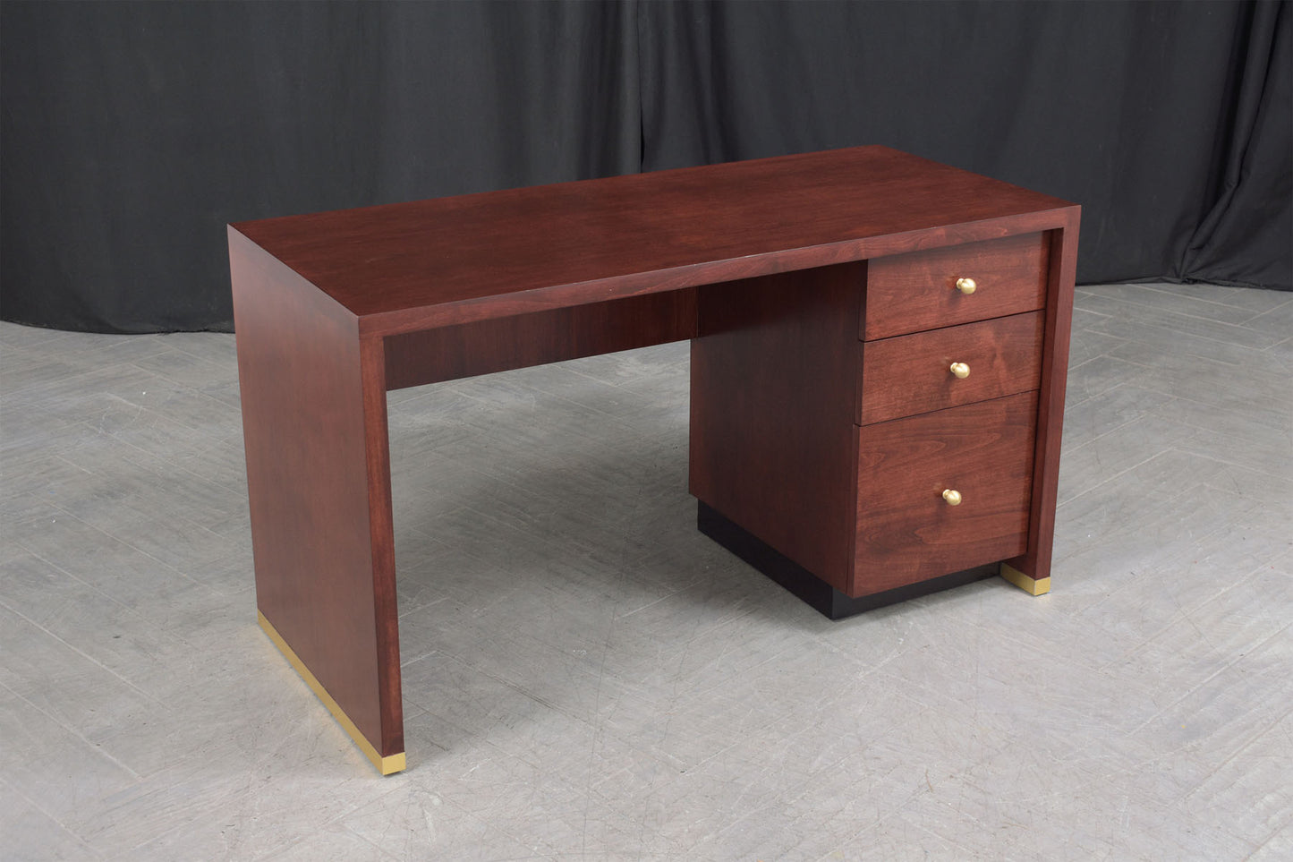 1970s Vintage Mid-Century Modern Mahogany Desk: Timeless Elegance & Quality