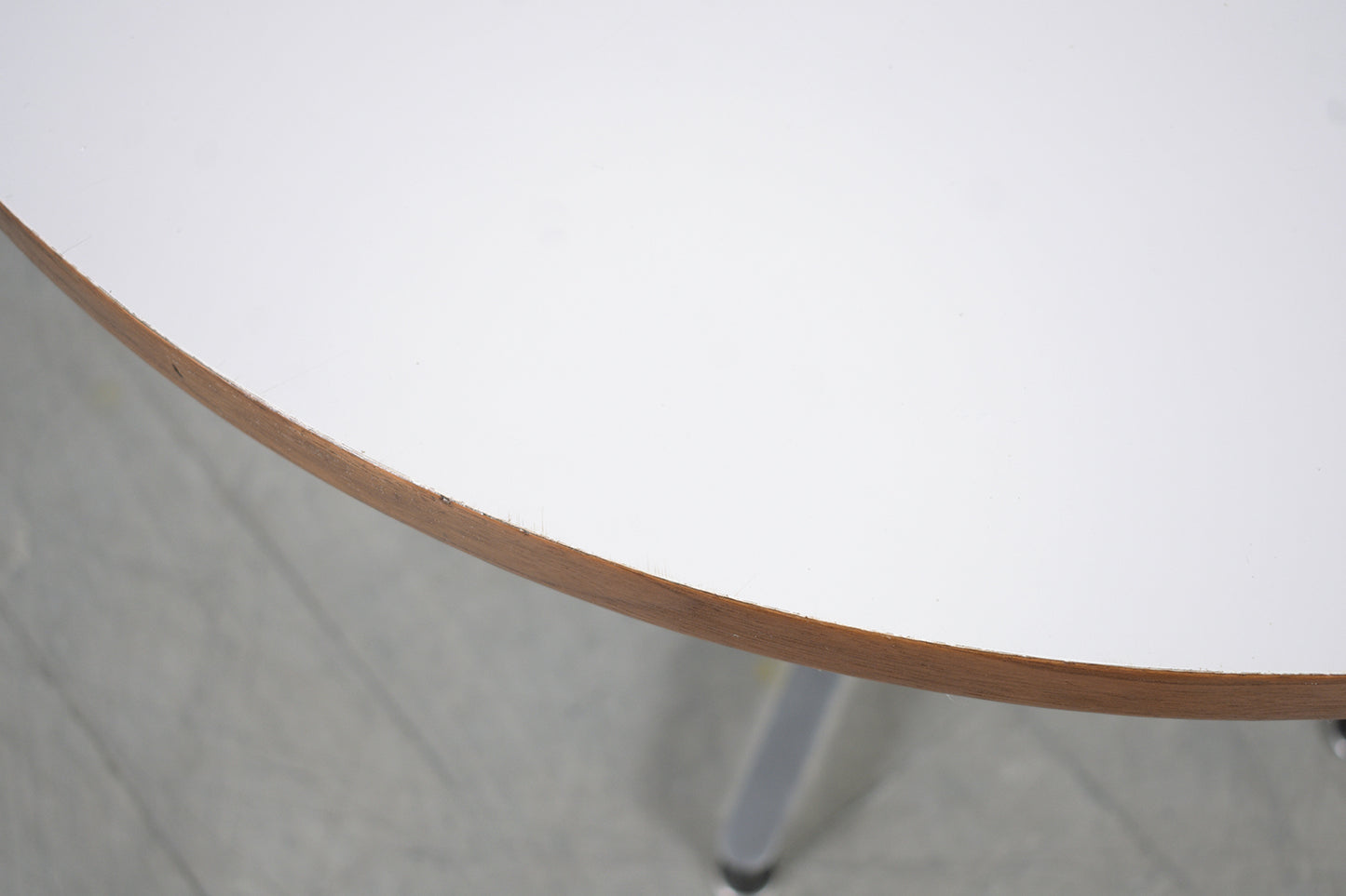 Herman Miller Eames Round Dining Table